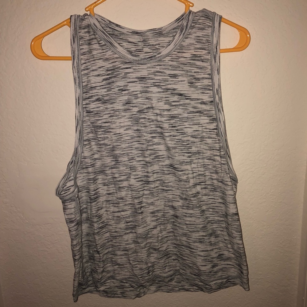 Lululemon tank size 6